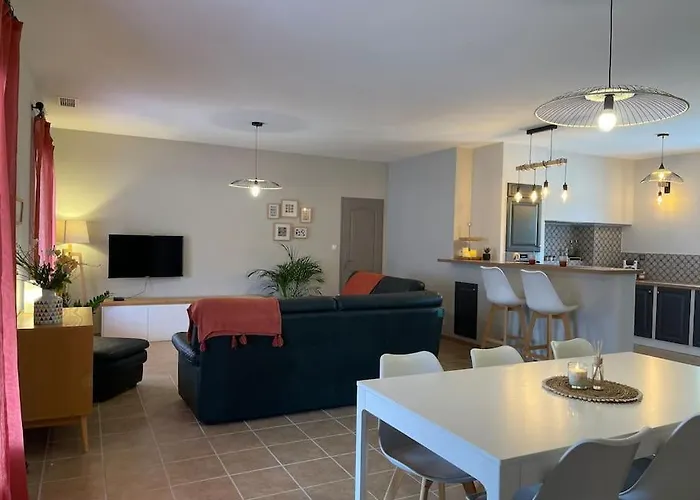 Villa Romane: Piscine Et Aire De Jeux
