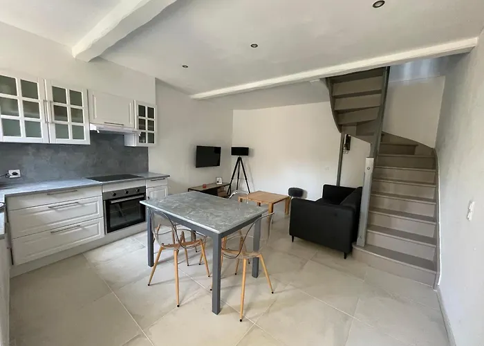 Appartement De Village Avec Balcon Rooftop